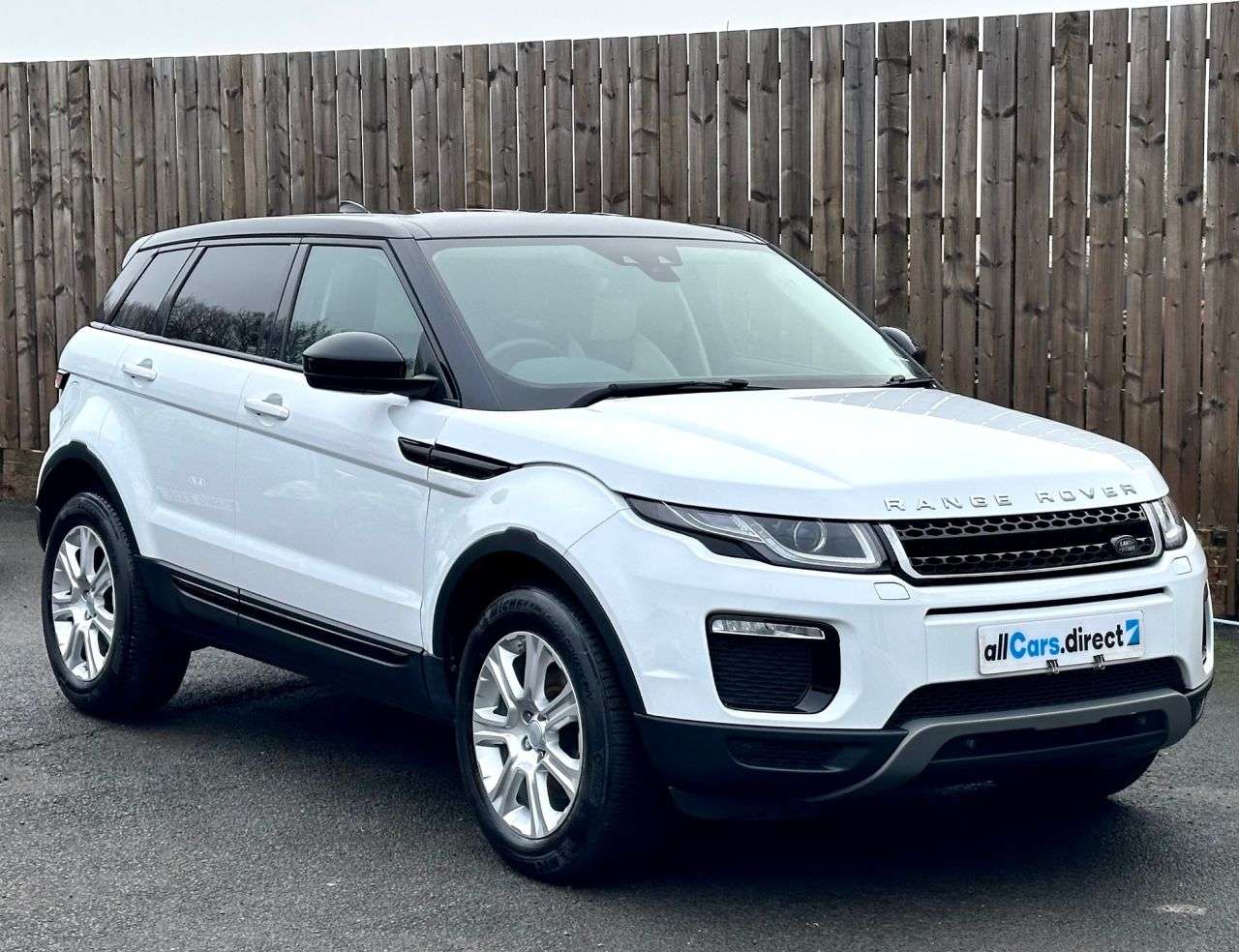 A 2018 LAND ROVER RANGE ROVER EVOQUE 2.0 TD4 SE Tech GREAT VALUE HIGH SPEC! A 2018 LAND ROVER RANGE ROVER EVOQUE 2.0 TD4 SE Tech GREAT VALUE HIGH SPEC!