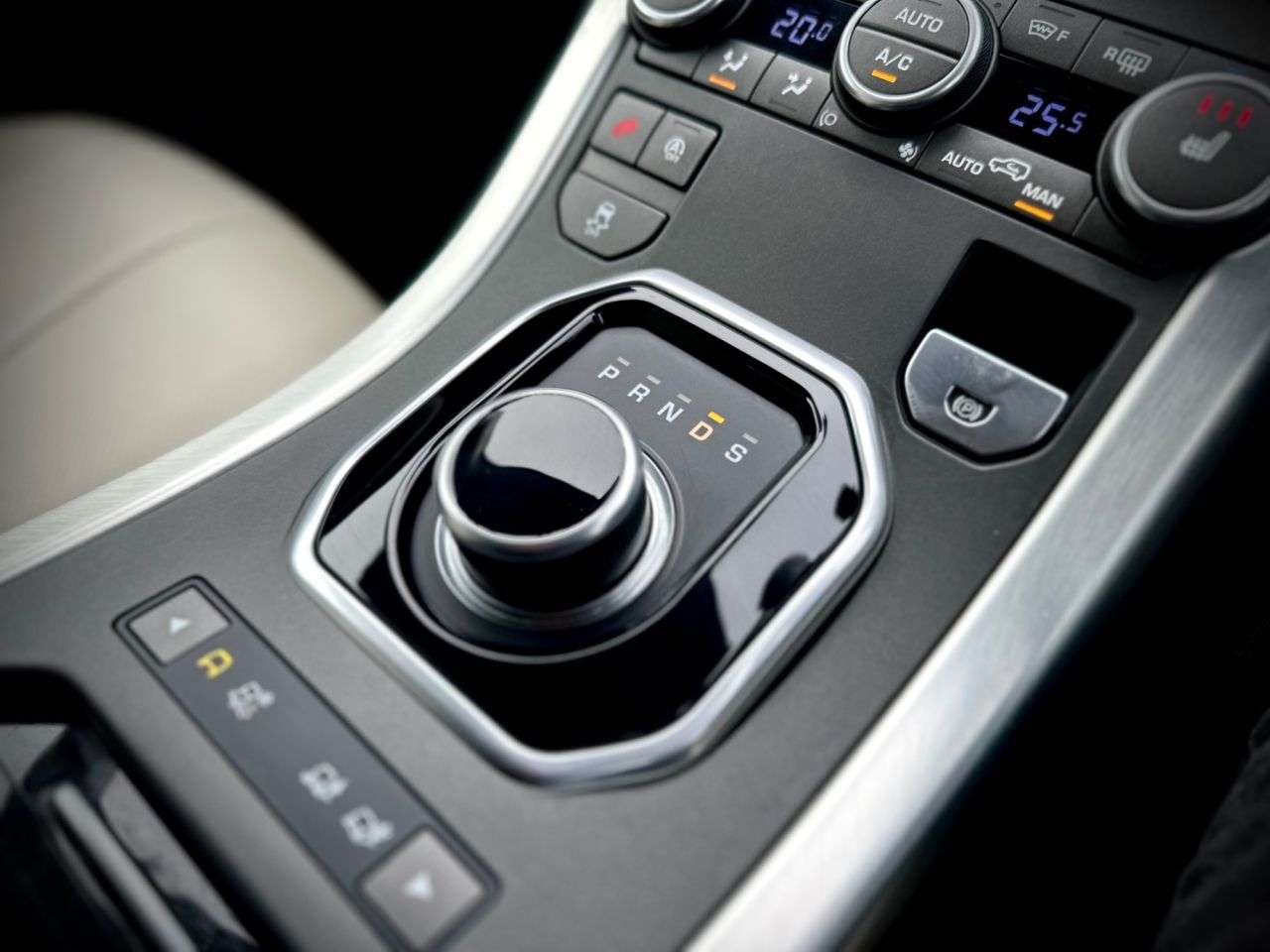 2018 LAND ROVER RANGE ROVER EVOQUE 2018 LAND ROVER RANGE ROVER EVOQUE