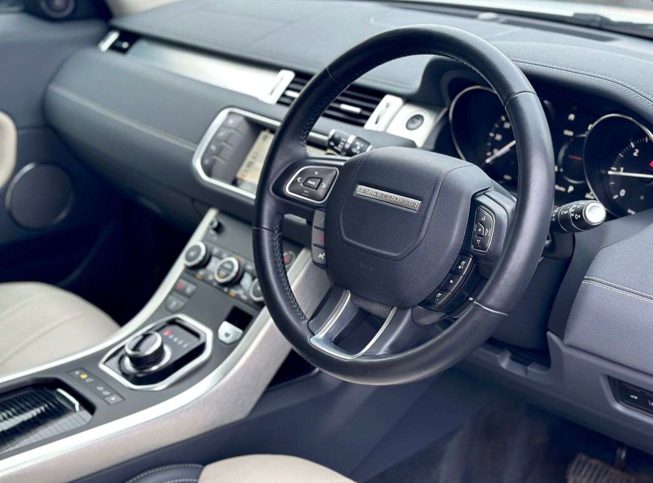 A 2018 LAND ROVER RANGE ROVER EVOQUE 2.0 TD4 SE Tech GREAT VALUE HIGH SPEC! A 2018 LAND ROVER RANGE ROVER EVOQUE 2.0 TD4 SE Tech GREAT VALUE HIGH SPEC!