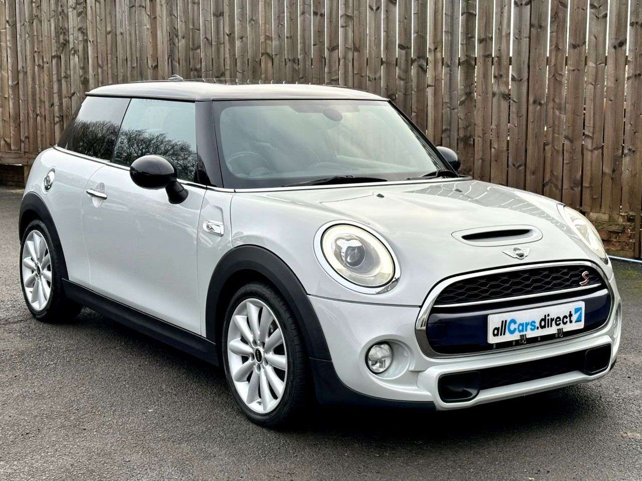 A 2017 MINI MINI COOPER S A 2017 MINI MINI COOPER S