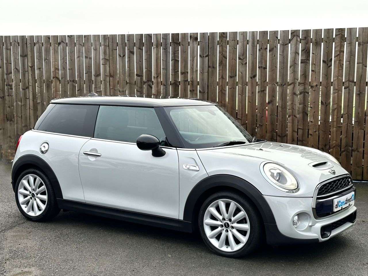 A 2017 MINI MINI COOPER S A 2017 MINI MINI COOPER S