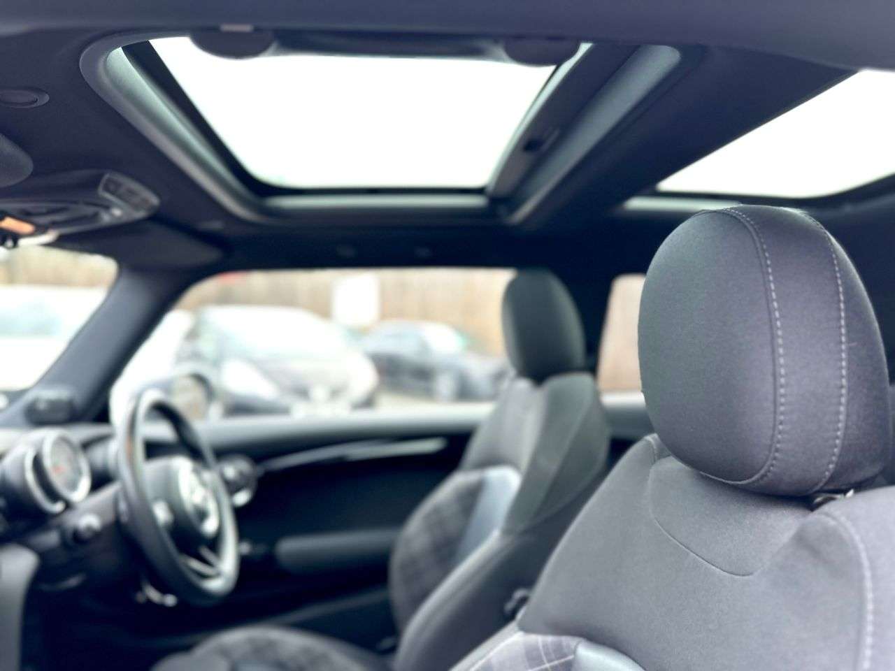 A 2017 MINI MINI COOPER S A 2017 MINI MINI COOPER S