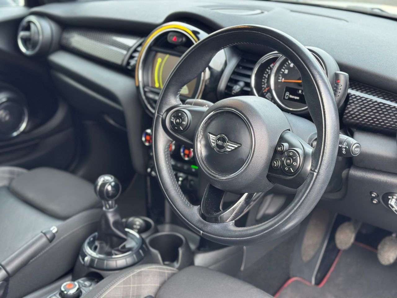 A 2017 MINI MINI COOPER S A 2017 MINI MINI COOPER S