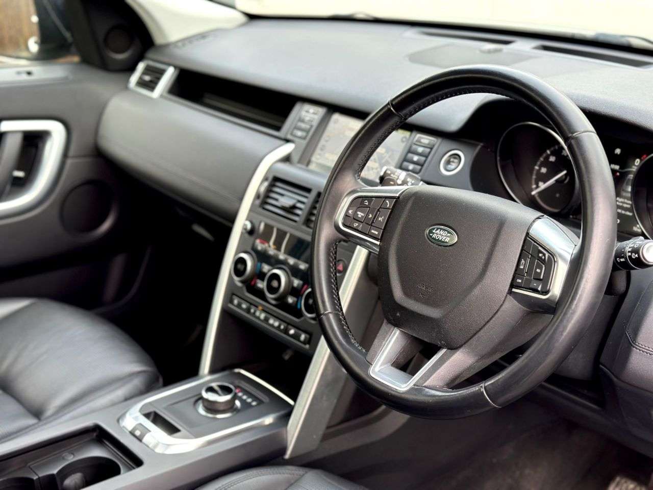 A 2018 LAND ROVER DISCOVERY SPORT TD4 HSE A 2018 LAND ROVER DISCOVERY SPORT TD4 HSE