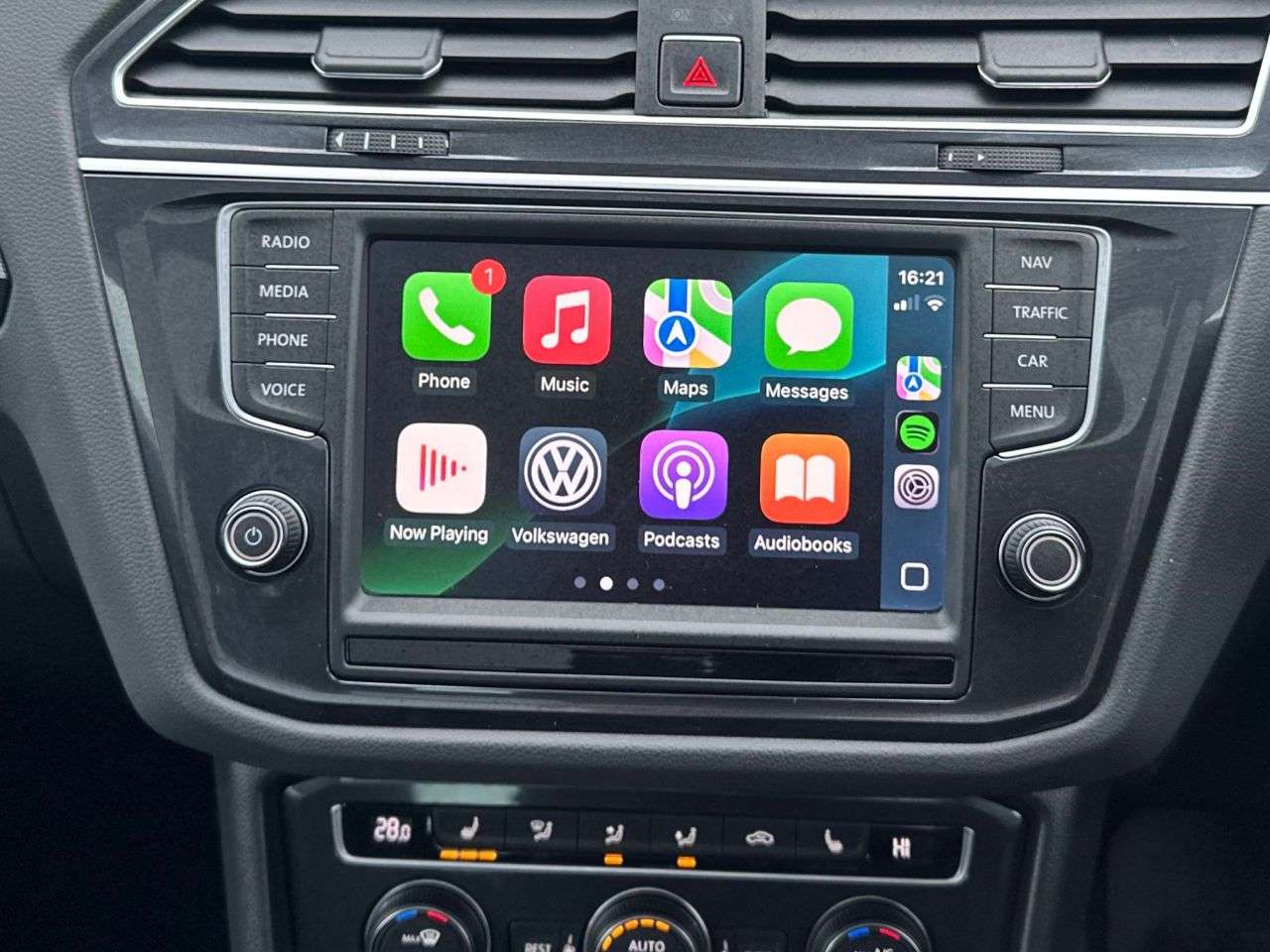 A 2017 VOLKSWAGEN TIGUAN 2.0 TDI SEL DSG 4Motion ONE OWNER! FSH INC T/BELT! A 2017 VOLKSWAGEN TIGUAN 2.0 TDI SEL DSG 4Motion ONE OWNER! FSH INC T/BELT!