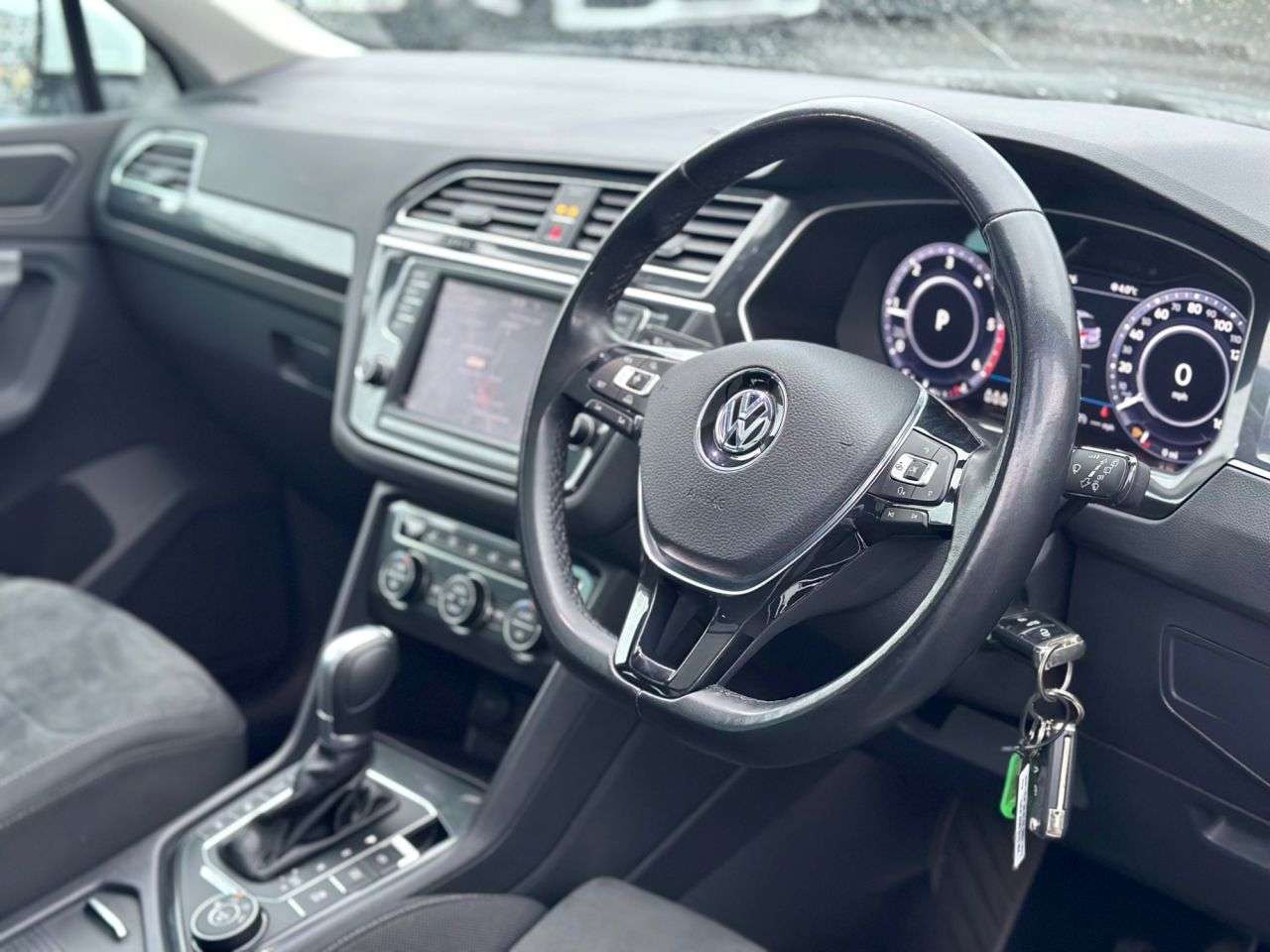 A 2017 VOLKSWAGEN TIGUAN 2.0 TDI SEL DSG 4Motion ONE OWNER! FSH INC T/BELT! A 2017 VOLKSWAGEN TIGUAN 2.0 TDI SEL DSG 4Motion ONE OWNER! FSH INC T/BELT!