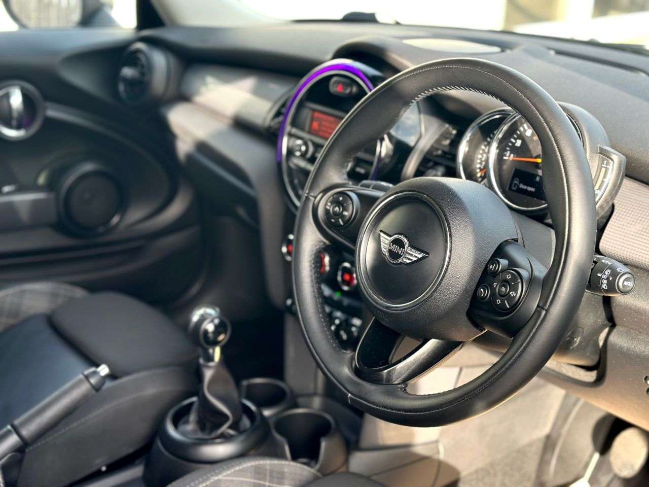 A 2017 MINI HATCH 1.5 Cooper A 2017 MINI HATCH 1.5 Cooper