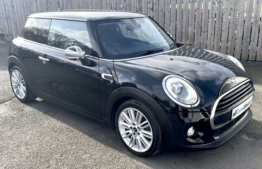 A 2017 MINI HATCH 1.5 Cooper A 2017 MINI HATCH 1.5 Cooper