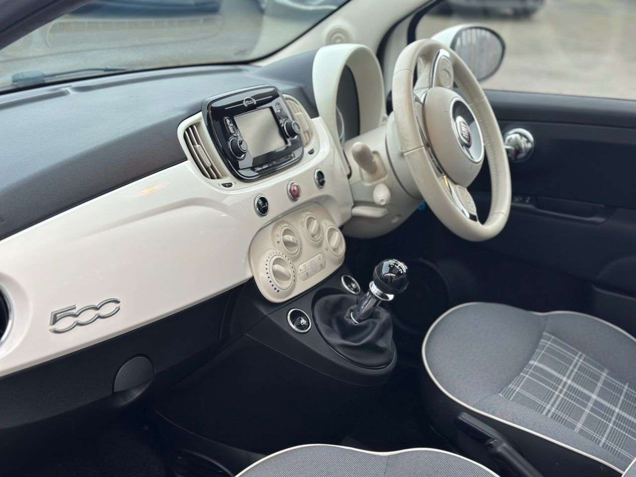 2018 FIAT 500 2018 FIAT 500