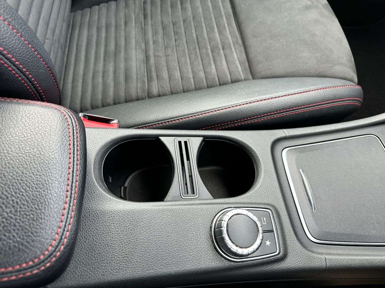 2018 MERCEDES-BENZ 180 2018 MERCEDES-BENZ 180