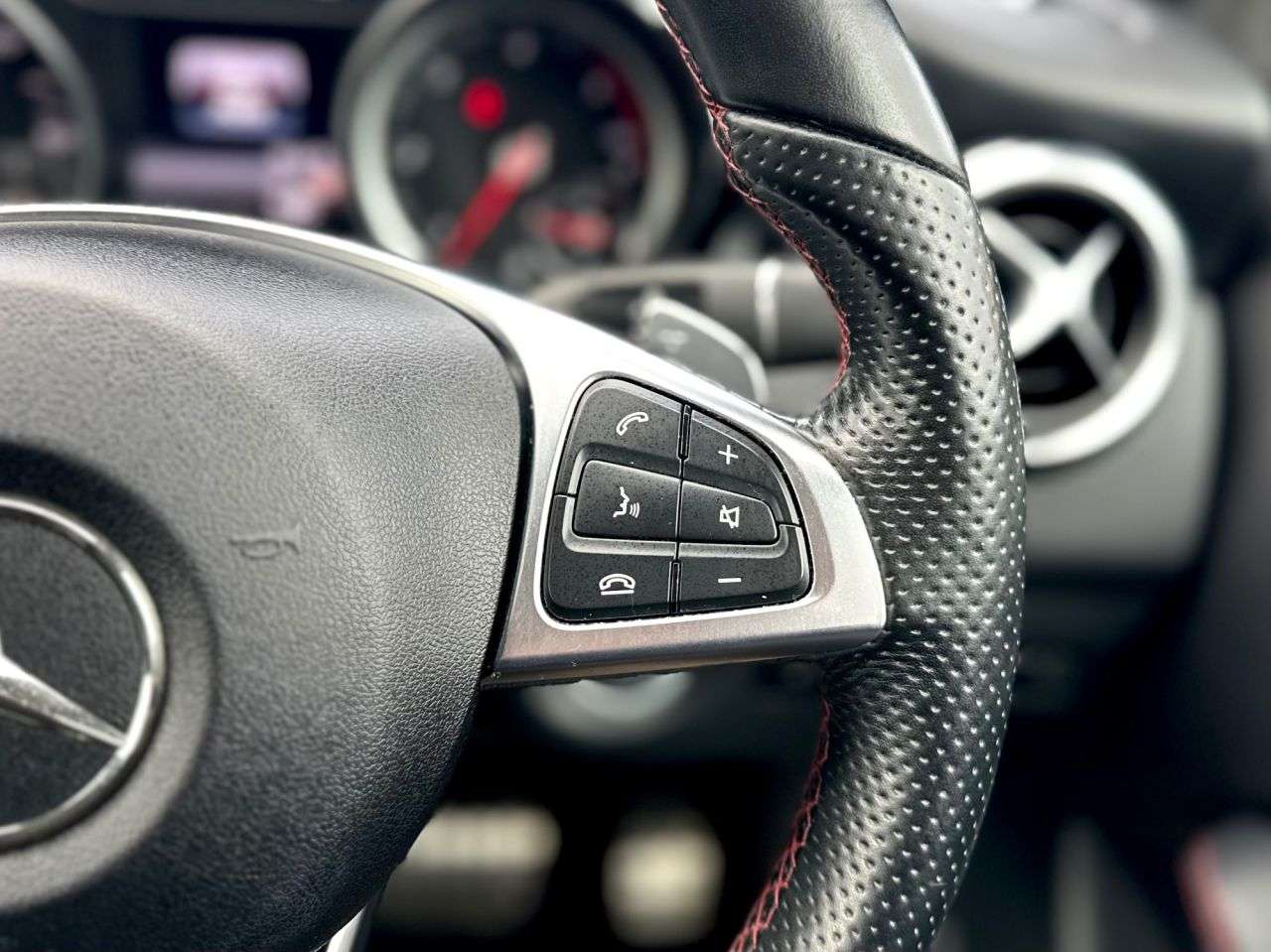 2018 MERCEDES-BENZ 180 2018 MERCEDES-BENZ 180