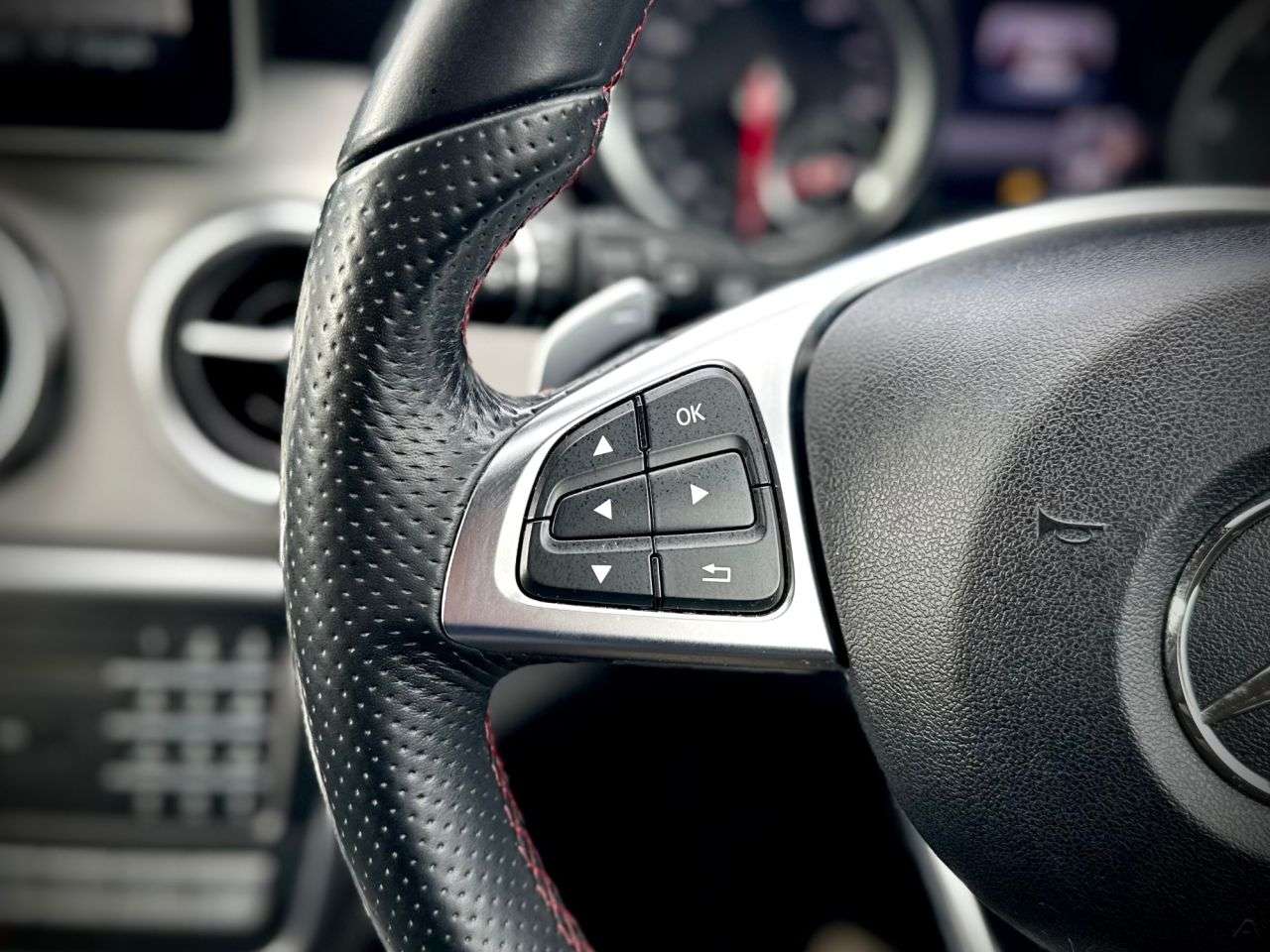 2018 MERCEDES-BENZ 180 2018 MERCEDES-BENZ 180