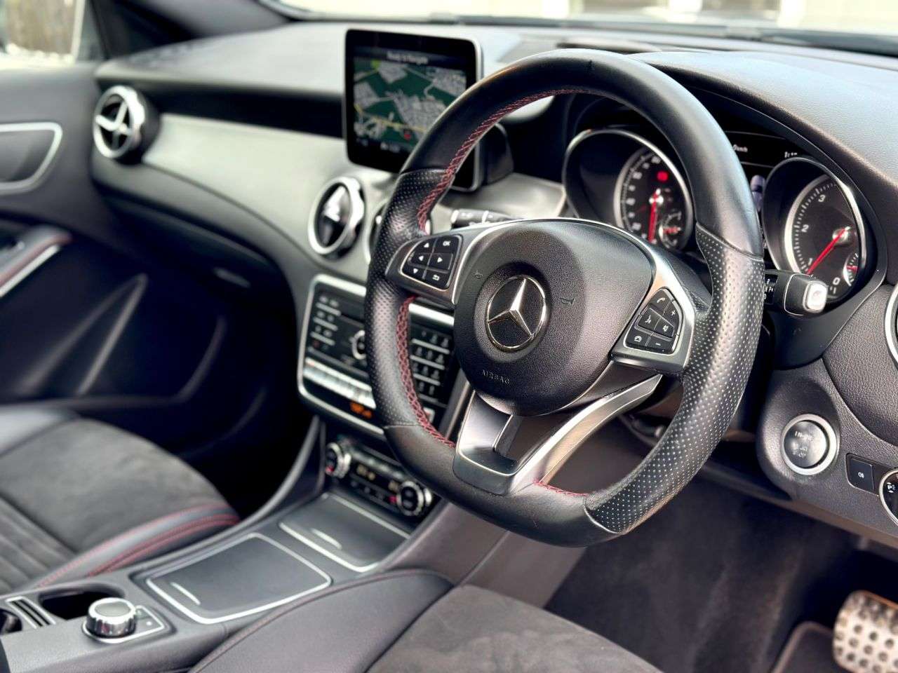 A 2018 MERCEDES-BENZ 180 2.1 GLA200d AMG Line (Executive) 7G-DCT 4MATIC STUNNING LOOKS! A 2018 MERCEDES-BENZ 180 2.1 GLA200d AMG Line (Executive) 7G-DCT 4MATIC STUNNING LOOKS!