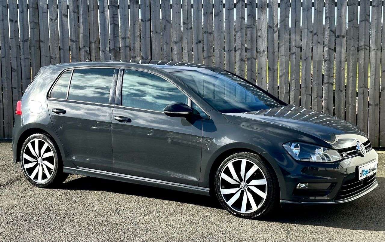 A 2016 VOLKSWAGEN GOLF 2.0 TDI R-Line Edition SUNROOF! £35 A YEAR TAX! A 2016 VOLKSWAGEN GOLF 2.0 TDI R-Line Edition SUNROOF! £35 A YEAR TAX!
