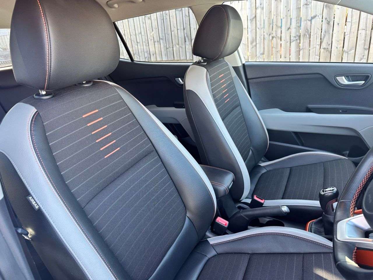 2019 KIA STONIC 2019 KIA STONIC