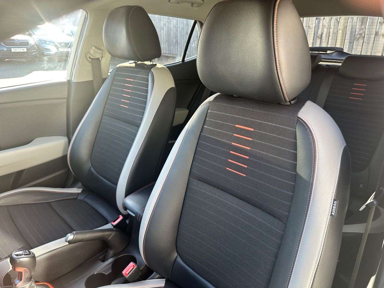 2019 KIA STONIC 2019 KIA STONIC