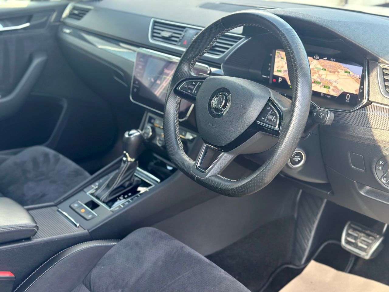 A 2018 SKODA SUPERB 2.0 TDI SportLine DSG FSH INC T/BELT! A 2018 SKODA SUPERB 2.0 TDI SportLine DSG FSH INC T/BELT!