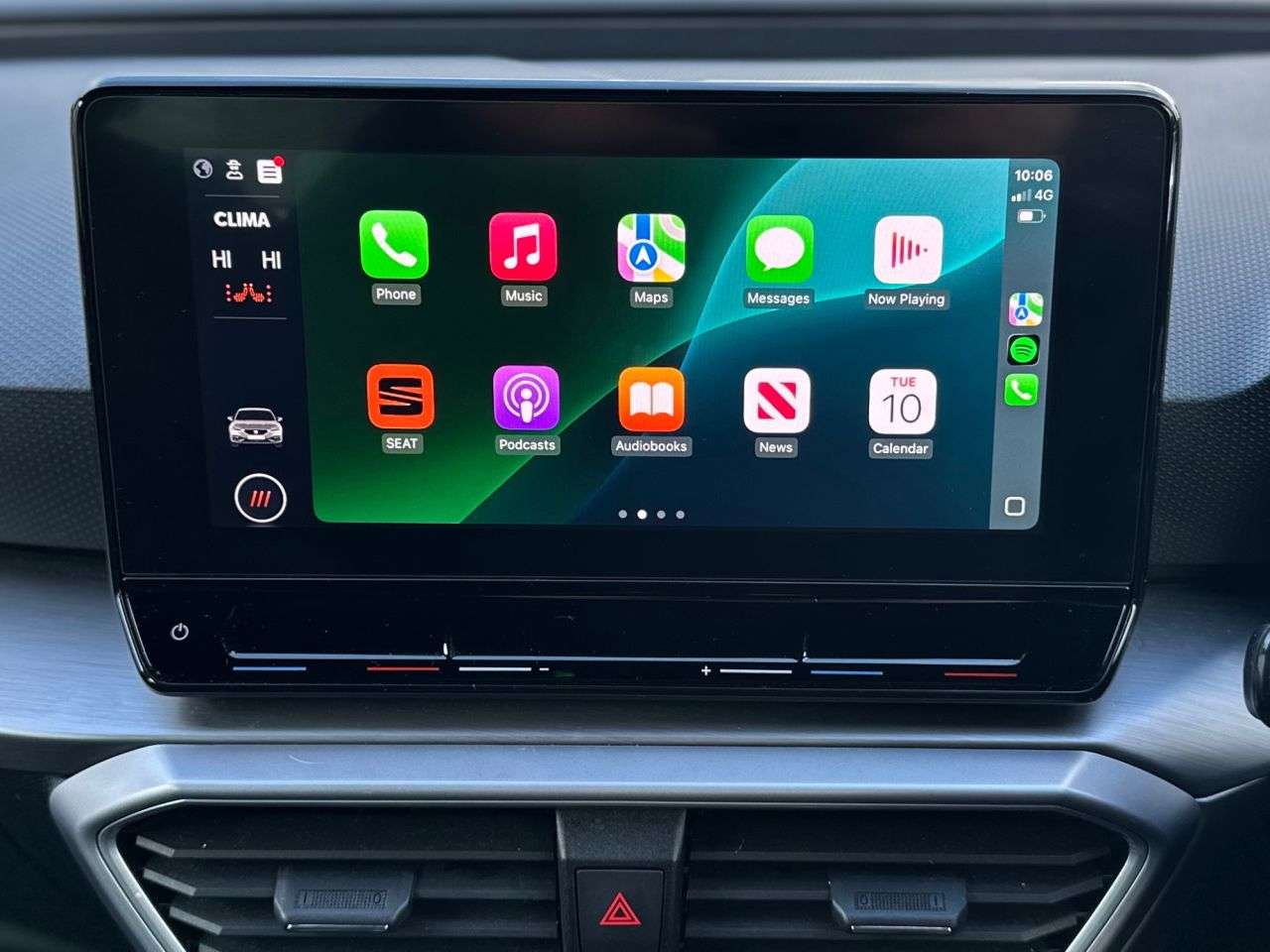 A 2022 SEAT LEON 1.5 eTSI MHEV FR Sport Petrol Hybrid DSG HUGE SPEC! GREAT CONDITION! A 2022 SEAT LEON 1.5 eTSI MHEV FR Sport Petrol Hybrid DSG HUGE SPEC! GREAT CONDITION!