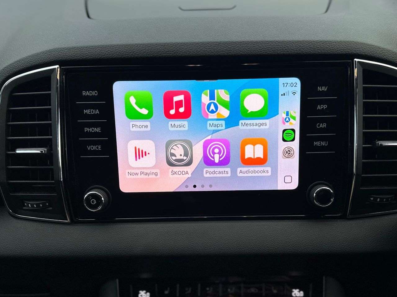 A 2021 SKODA KAROQ 1.5 TSI ACT SE L SUV DSG FSH! HTD SEATS! A 2021 SKODA KAROQ 1.5 TSI ACT SE L SUV DSG FSH! HTD SEATS!