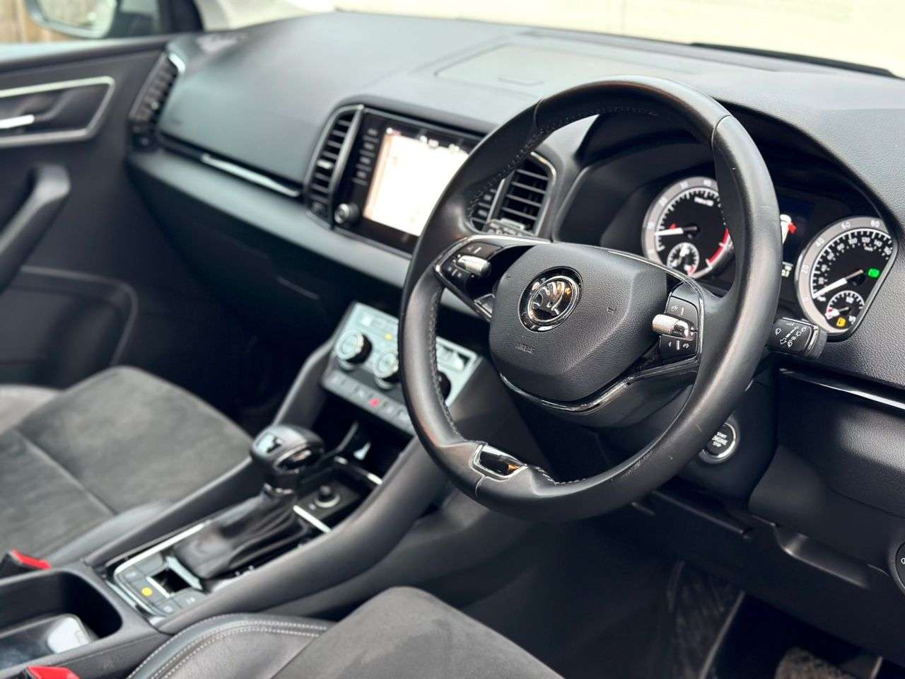 A 2021 SKODA KAROQ 1.5 TSI ACT SE L SUV DSG FSH! HTD SEATS! A 2021 SKODA KAROQ 1.5 TSI ACT SE L SUV DSG FSH! HTD SEATS!