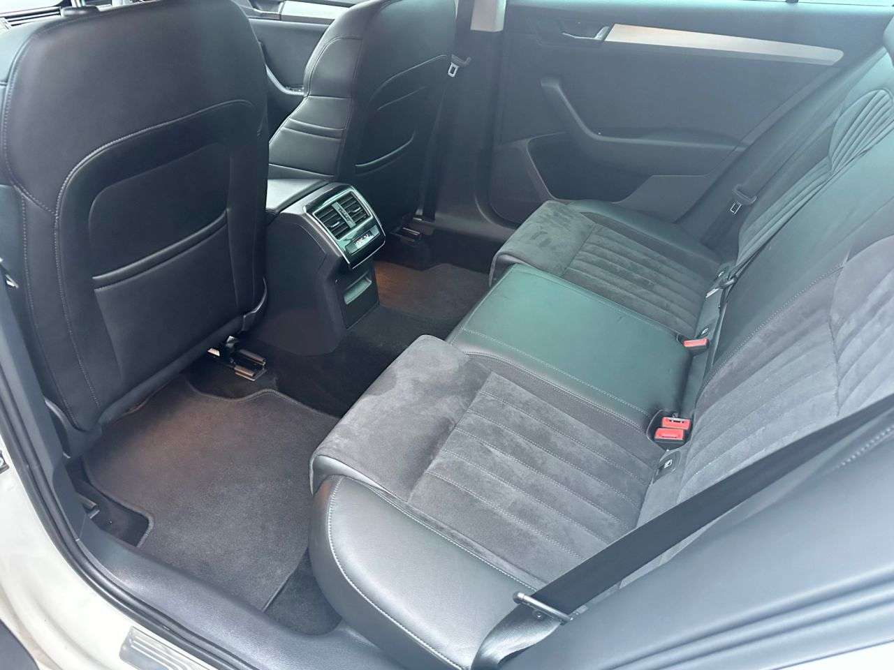 2017 SKODA SUPERB 2017 SKODA SUPERB