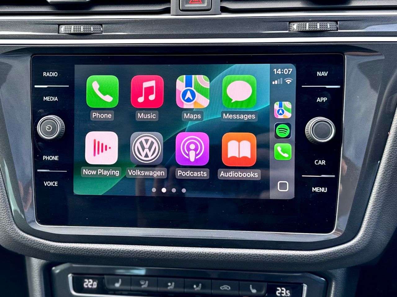 A 2018 VOLKSWAGEN TIGUAN 2.0 TDI SEL 4Motion FSH INC T/BELT & HALDEX OIL A 2018 VOLKSWAGEN TIGUAN 2.0 TDI SEL 4Motion FSH INC T/BELT & HALDEX OIL