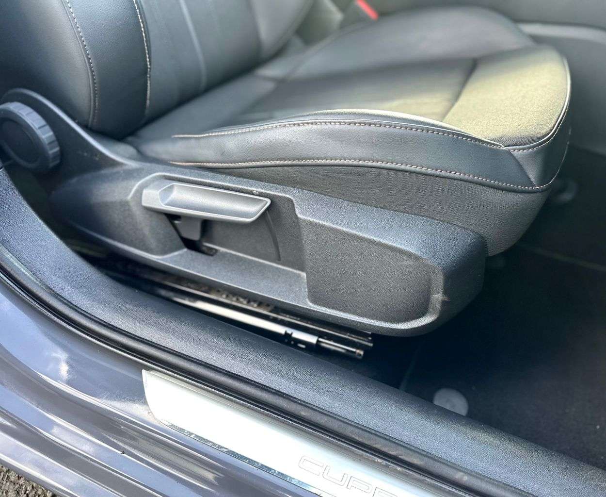 2021 CUPRA LEON 2021 CUPRA LEON