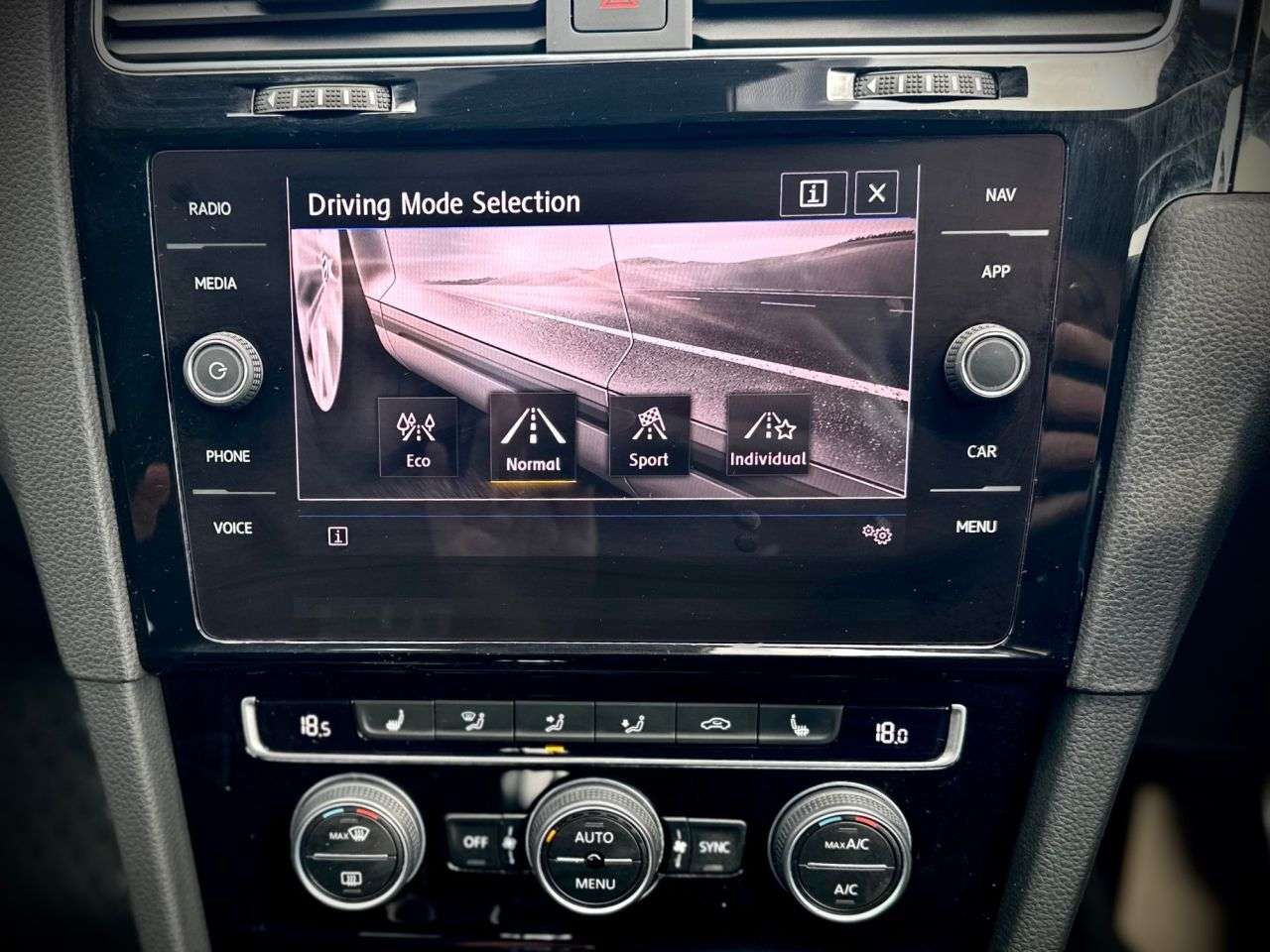 2019 VOLKSWAGEN GOLF 2019 VOLKSWAGEN GOLF