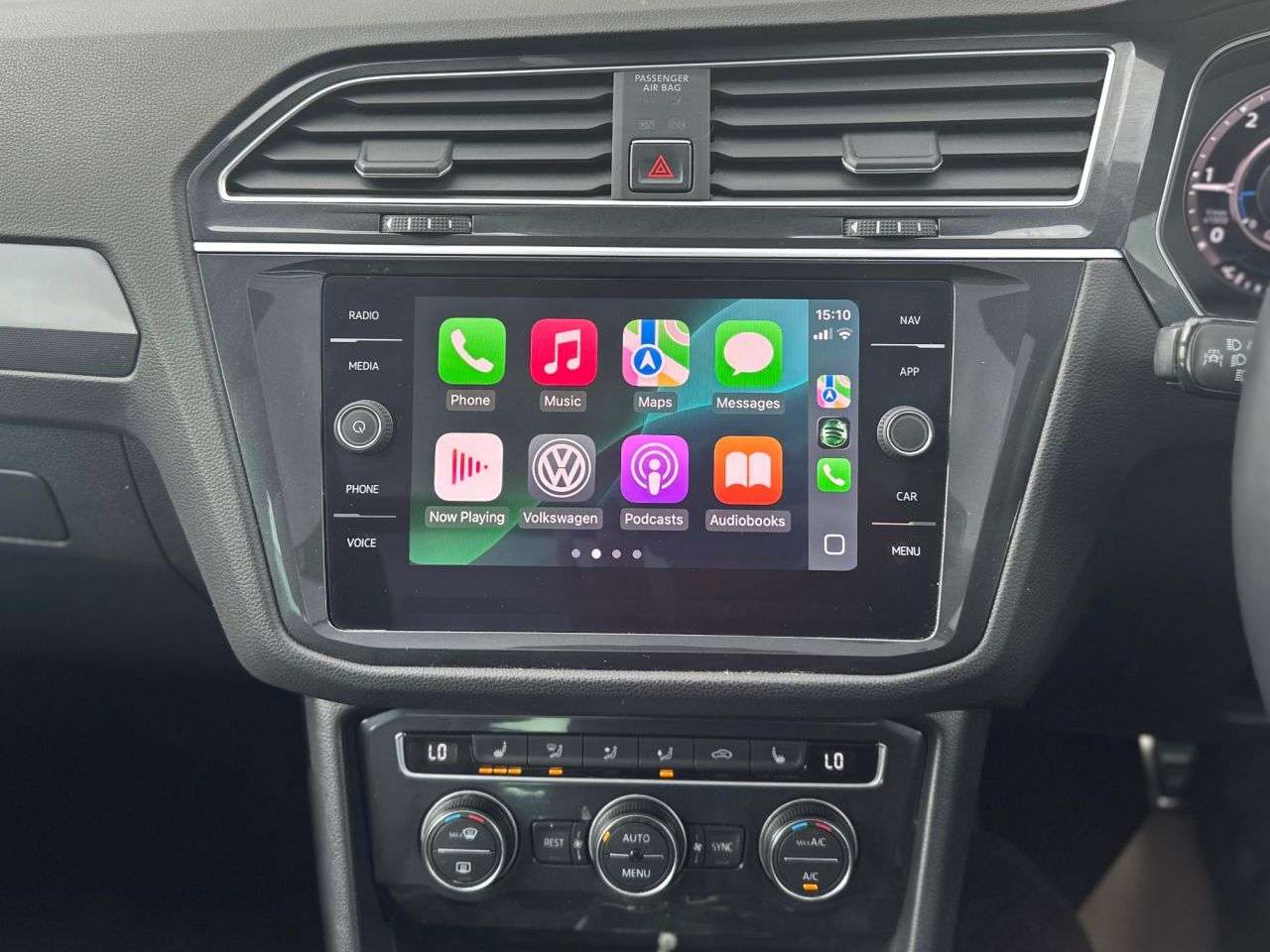 A 2018 VOLKSWAGEN TIGUAN 2.0 TDI R-Line SUV DSG 4Motion G/BOX OIL DONE A 2018 VOLKSWAGEN TIGUAN 2.0 TDI R-Line SUV DSG 4Motion G/BOX OIL DONE