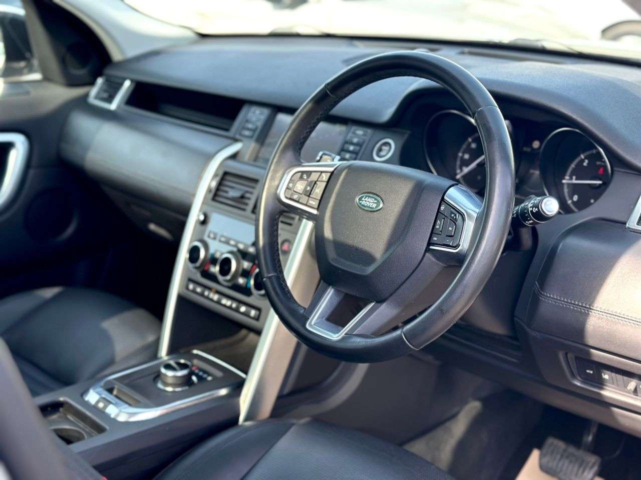 A 2018 LAND ROVER DISCOVERY SPORT 2.0 TD4 HSE Luxury Auto 4WD PAN ROOF! A 2018 LAND ROVER DISCOVERY SPORT 2.0 TD4 HSE Luxury Auto 4WD PAN ROOF!