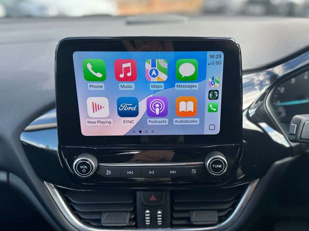 A 2018 FORD FIESTA 1.0T EcoBoost Zetec Auto FSH! A 2018 FORD FIESTA 1.0T EcoBoost Zetec Auto FSH!