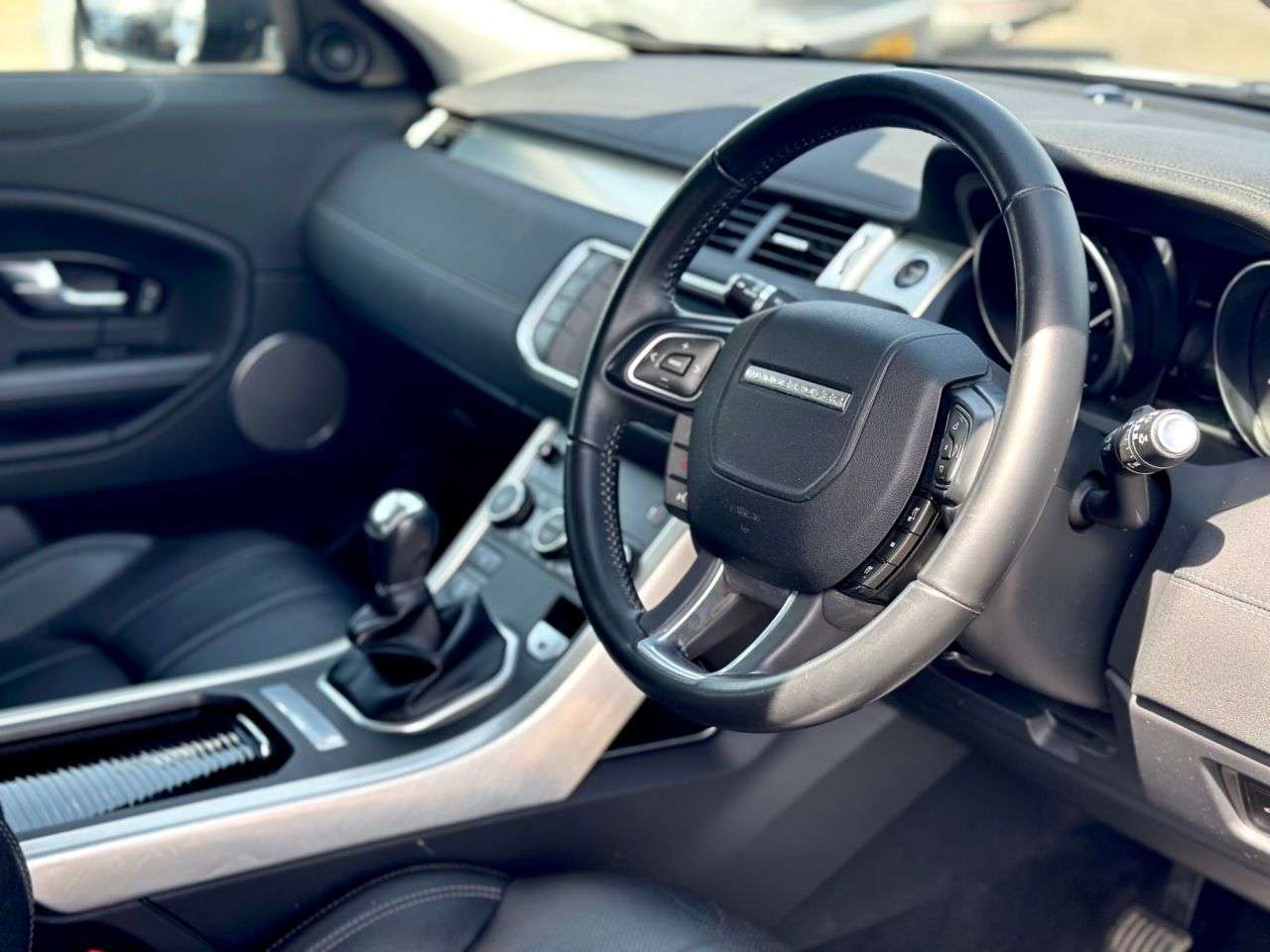A 2017 LAND ROVER RANGE ROVER EVOQUE 2.0 eD4 SE Tech A 2017 LAND ROVER RANGE ROVER EVOQUE 2.0 eD4 SE Tech