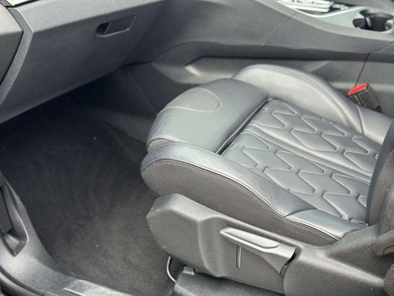 2018 PEUGEOT 3008 2018 PEUGEOT 3008