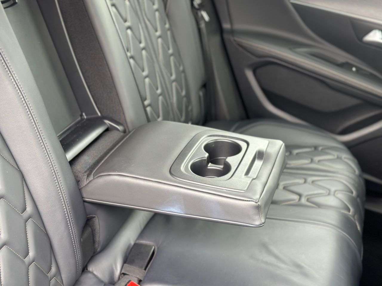 2018 PEUGEOT 3008 2018 PEUGEOT 3008