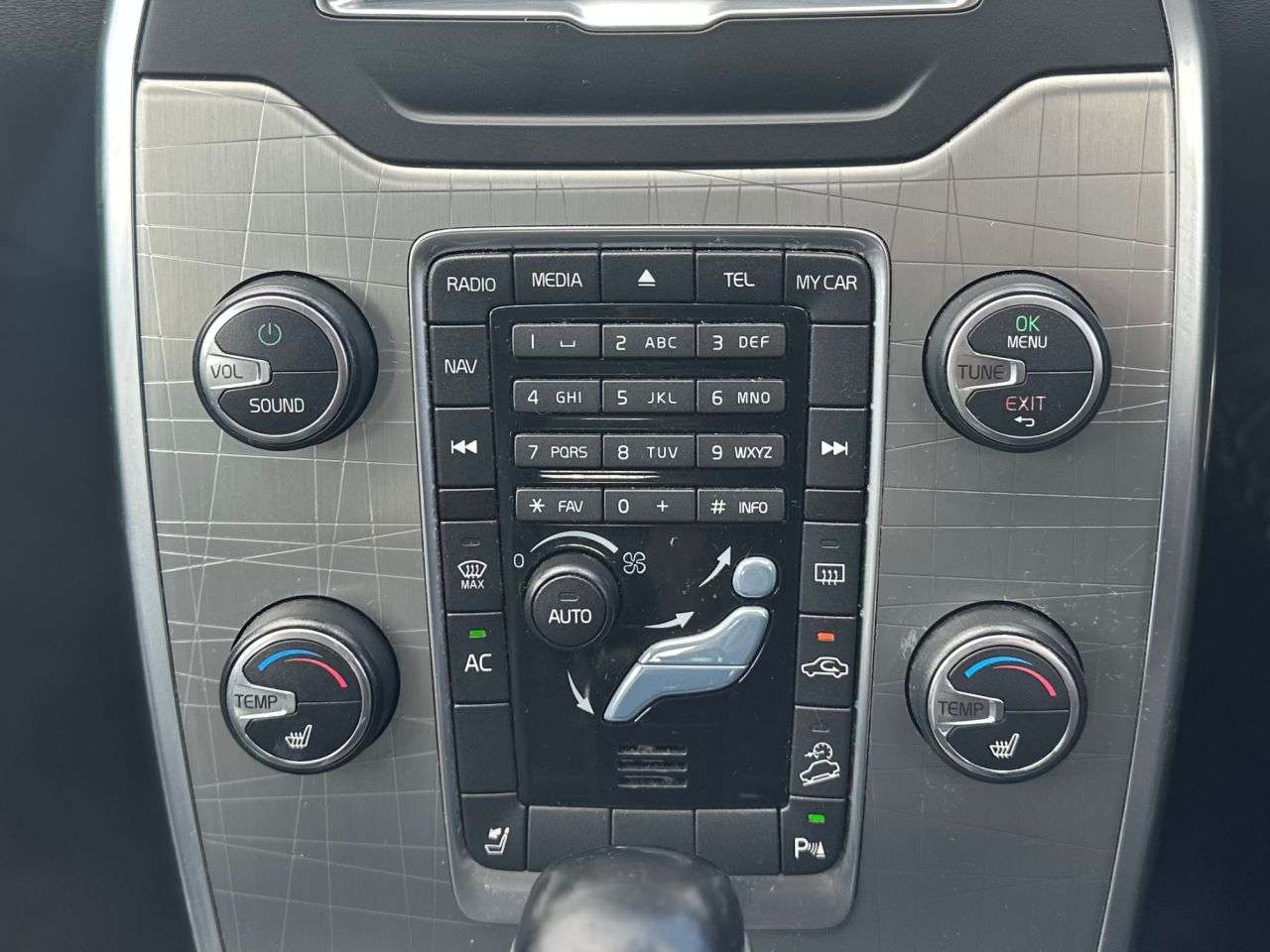 2012 VOLVO XC70 2012 VOLVO XC70