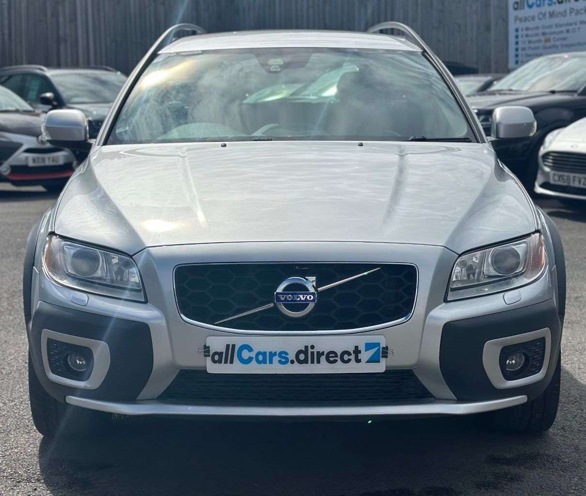 A 2012 VOLVO XC70 D3 SE LUX AWD A 2012 VOLVO XC70 D3 SE LUX AWD