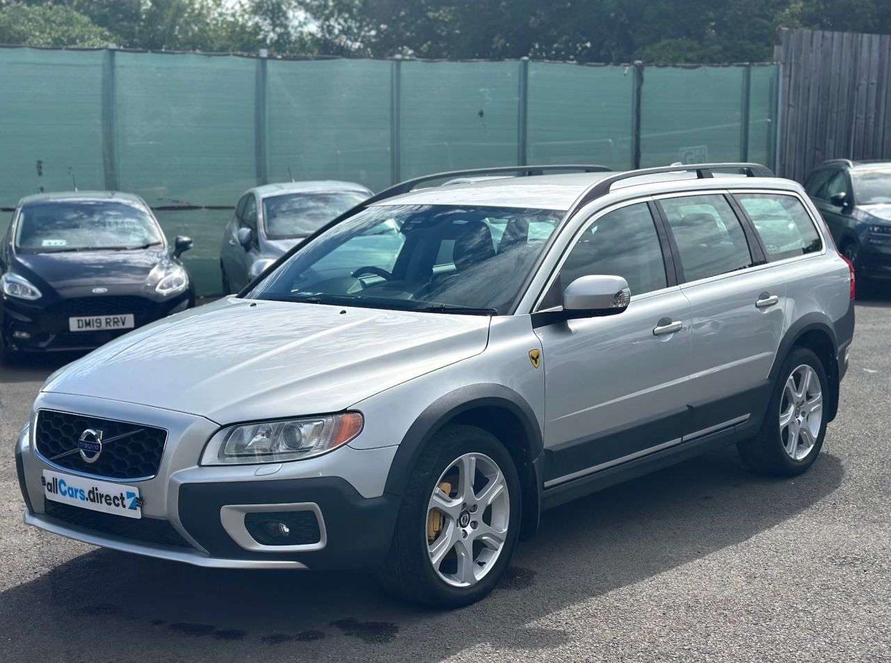 A 2012 VOLVO XC70 D3 SE LUX AWD A 2012 VOLVO XC70 D3 SE LUX AWD