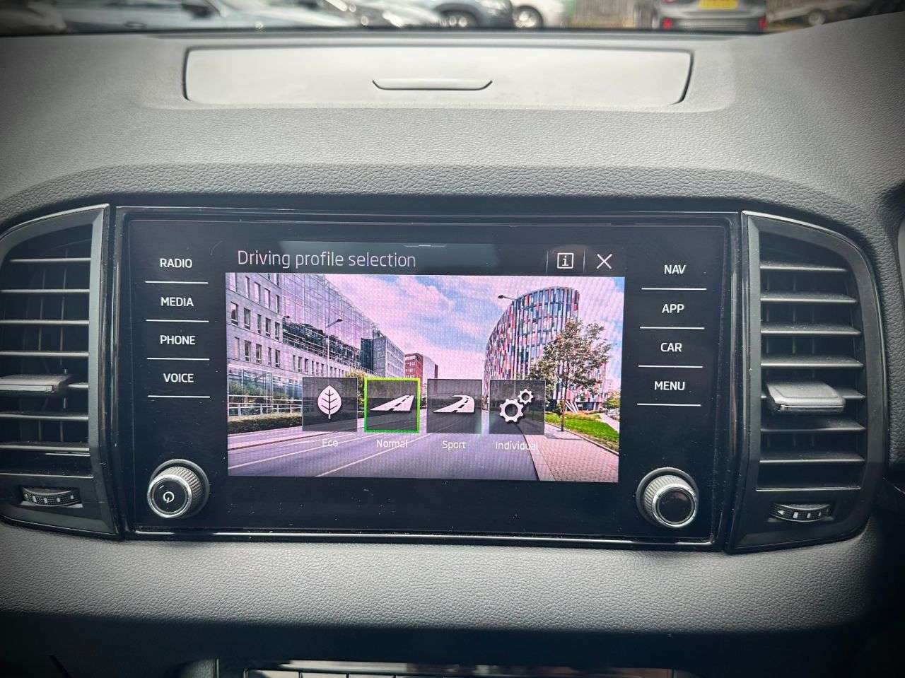 2020 SKODA KAROQ 2020 SKODA KAROQ