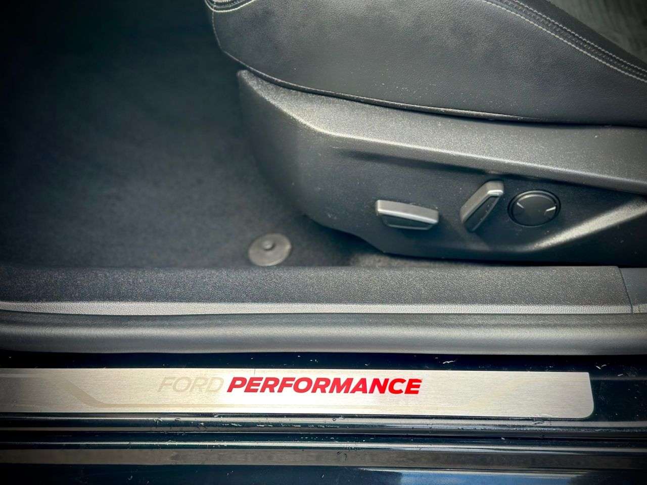A 2019 FORD FOCUS 2.3T EcoBoost ST FSH! PERFORMANCE PACK! A 2019 FORD FOCUS 2.3T EcoBoost ST FSH! PERFORMANCE PACK!