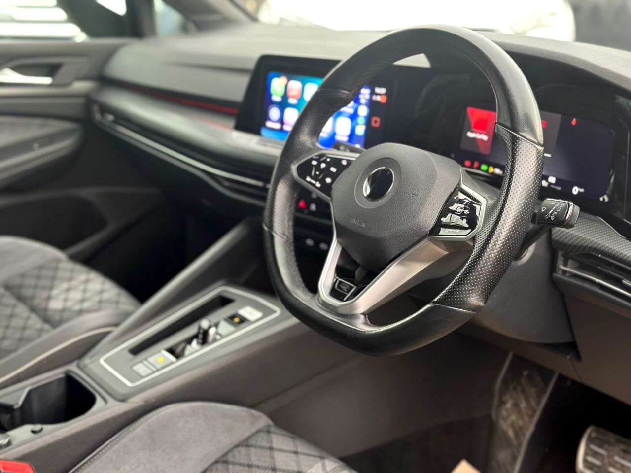 A 2021 VOLKSWAGEN GOLF 1.5 eTSI MHEV R-Line Petrol Hybrid DSG A 2021 VOLKSWAGEN GOLF 1.5 eTSI MHEV R-Line Petrol Hybrid DSG