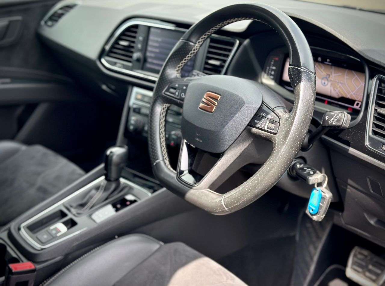 A 2019 SEAT LEON 2.0 TSI Cupra 290 DSG GREAT SPEC! STUNNING LOOKS! A 2019 SEAT LEON 2.0 TSI Cupra 290 DSG GREAT SPEC! STUNNING LOOKS!