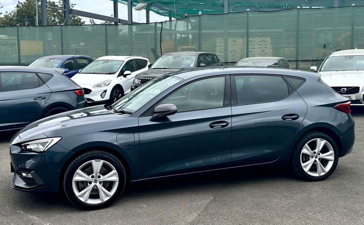 A 2020 SEAT LEON 1.4 eHybrid FR Petrol Plug-in Hybrid DSG HUGE SPEC! A 2020 SEAT LEON 1.4 eHybrid FR Petrol Plug-in Hybrid DSG HUGE SPEC!