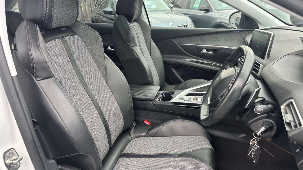2017 PEUGEOT 3008 2017 PEUGEOT 3008