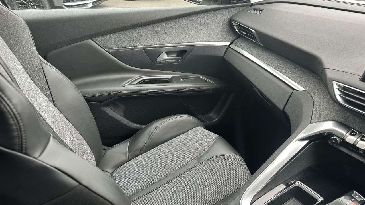 2017 PEUGEOT 3008 2017 PEUGEOT 3008