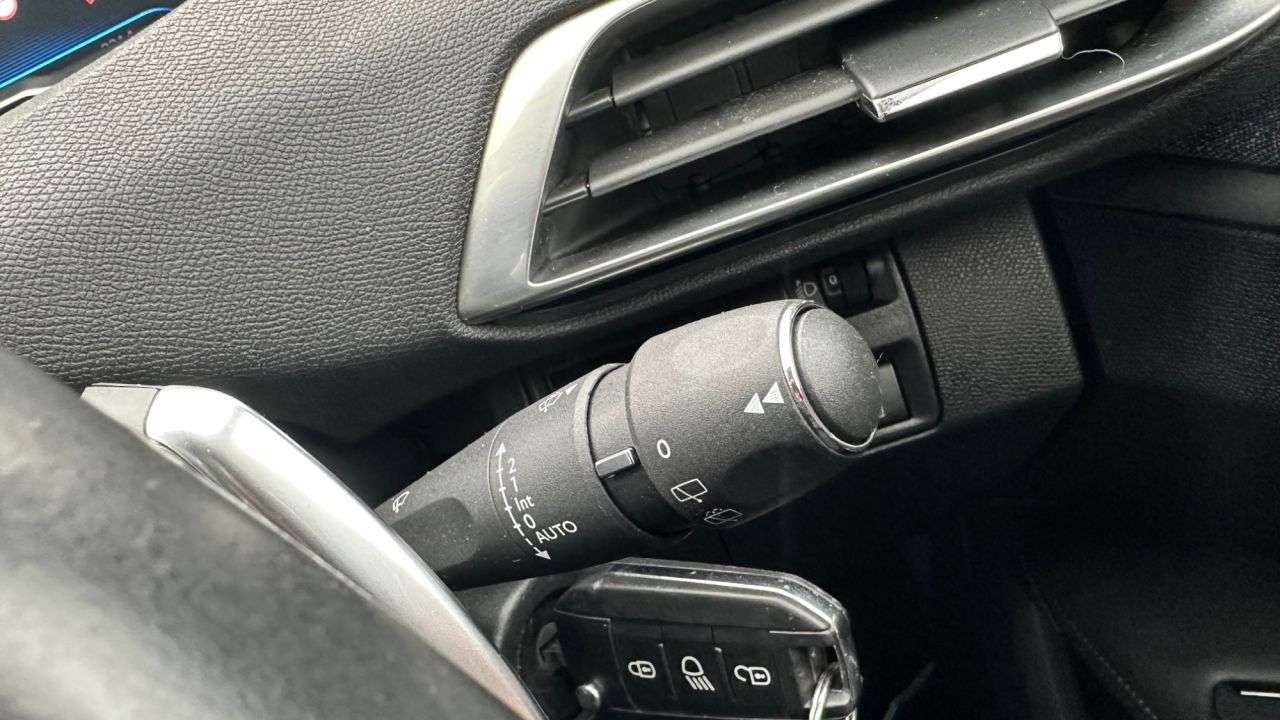 2017 PEUGEOT 3008 2017 PEUGEOT 3008