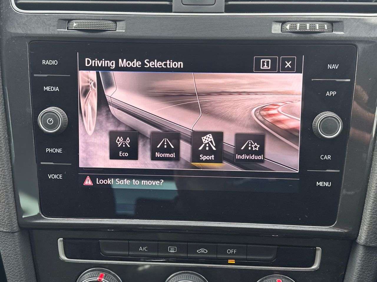 2019 VOLKSWAGEN GOLF 2019 VOLKSWAGEN GOLF