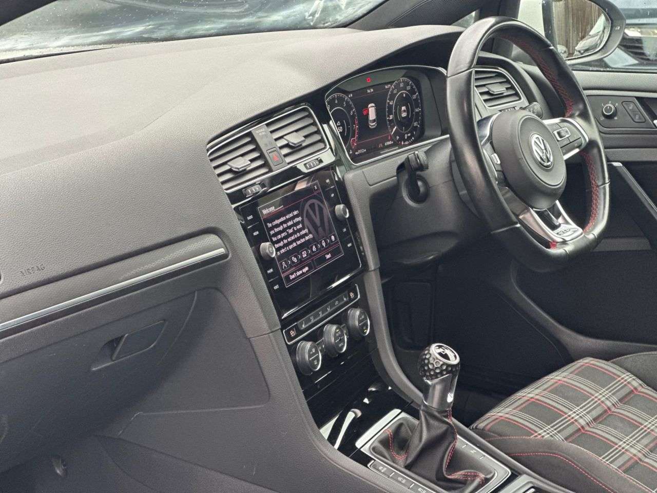 A 2019 VOLKSWAGEN GOLF GTI PERFORMANCE TSI A 2019 VOLKSWAGEN GOLF GTI PERFORMANCE TSI