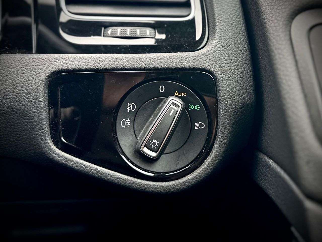 2019 VOLKSWAGEN GOLF 2019 VOLKSWAGEN GOLF