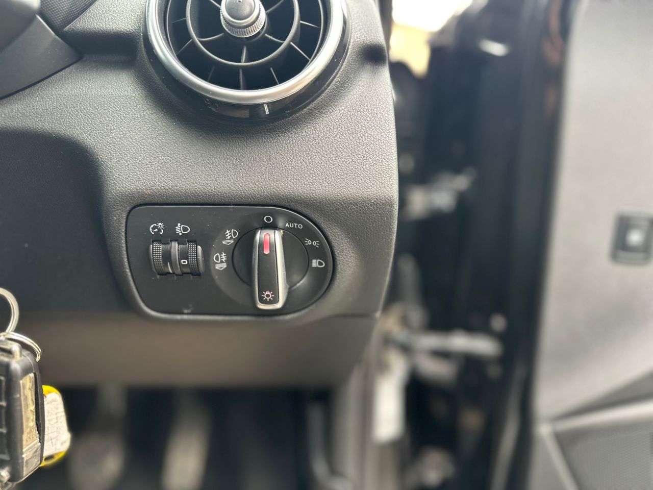 2016 AUDI A1 2016 AUDI A1