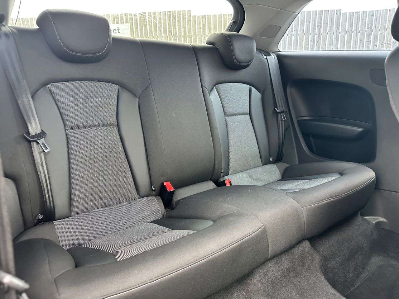 2016 AUDI A1 2016 AUDI A1
